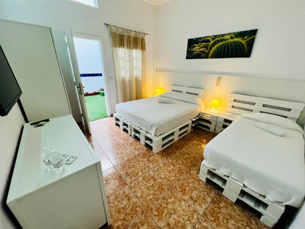 El Jardin De Iris Bed & Breakfast ซานตาครูซ เด เตเนริเฟ ภายนอก รูปภาพ