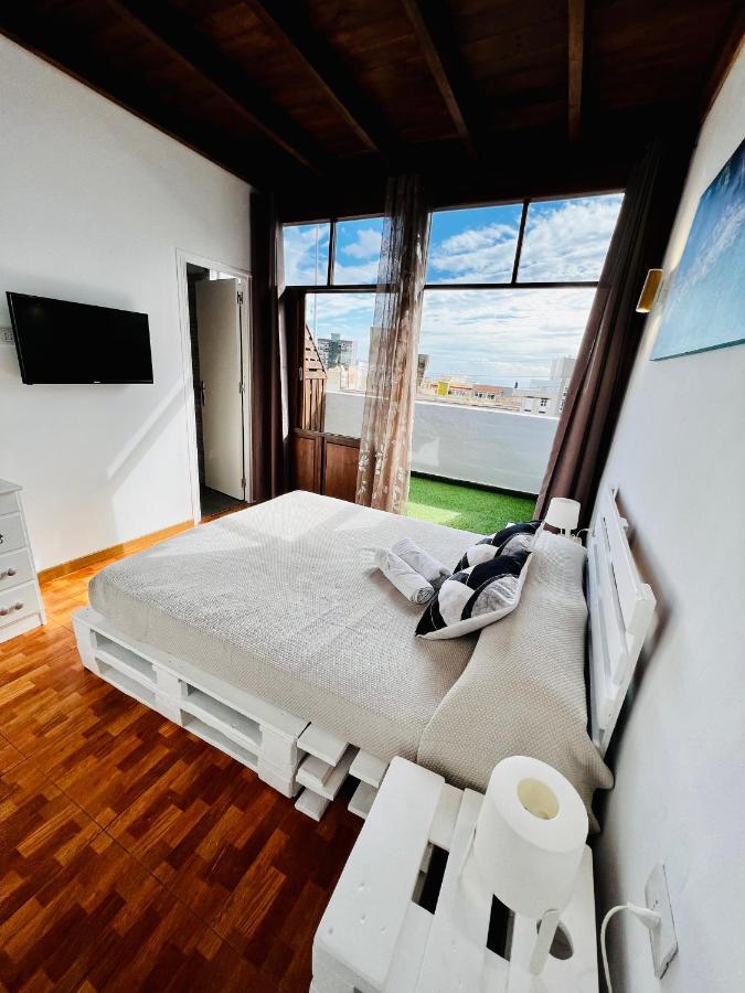 El Jardin De Iris Bed & Breakfast ซานตาครูซ เด เตเนริเฟ ภายนอก รูปภาพ