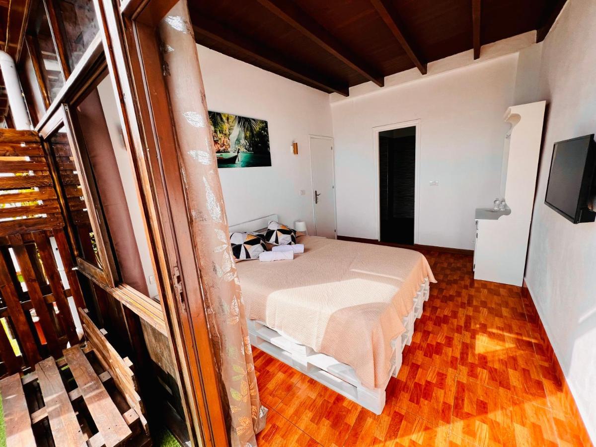 El Jardin De Iris Bed & Breakfast ซานตาครูซ เด เตเนริเฟ ภายนอก รูปภาพ